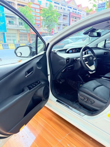 Toyota Prius Prime Full Advanced Technology 2017 ថ្នាំ​សុីន​មួយ​ជុំ​ មាន​ស្លាយ​កុងទ័រ​