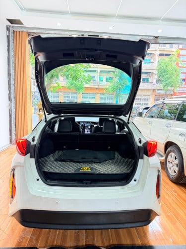 Toyota Prius Prime Full Advanced Technology 2017 ថ្នាំ​សុីន​មួយ​ជុំ​ មាន​ស្លាយ​កុងទ័រ​