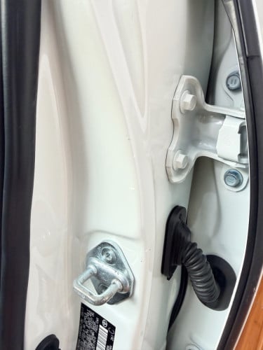 Toyota Prius Prime Full Advanced Technology 2017 ថ្នាំ​សុីន​មួយ​ជុំ​ មាន​ស្លាយ​កុងទ័រ​