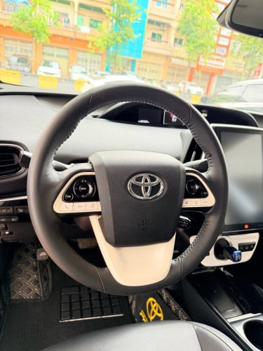 Toyota Prius Prime Full Advanced Technology 2017 ថ្នាំ​សុីន​មួយ​ជុំ​ មាន​ស្លាយ​កុងទ័រ​