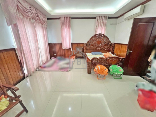 Twin Villa 4 Bedrooms for RENT near RATANA Plaza