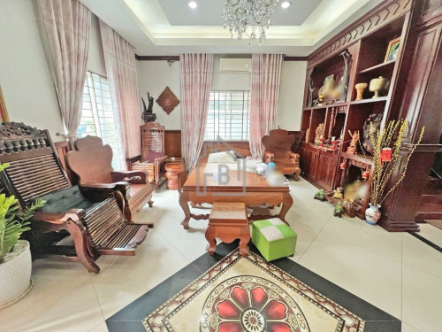 Twin Villa 4 Bedrooms for RENT near RATANA Plaza