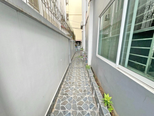 Twin Villa 4 Bedrooms for RENT near RATANA Plaza