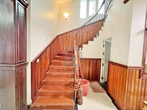 Twin Villa 4 Bedrooms for RENT near RATANA Plaza