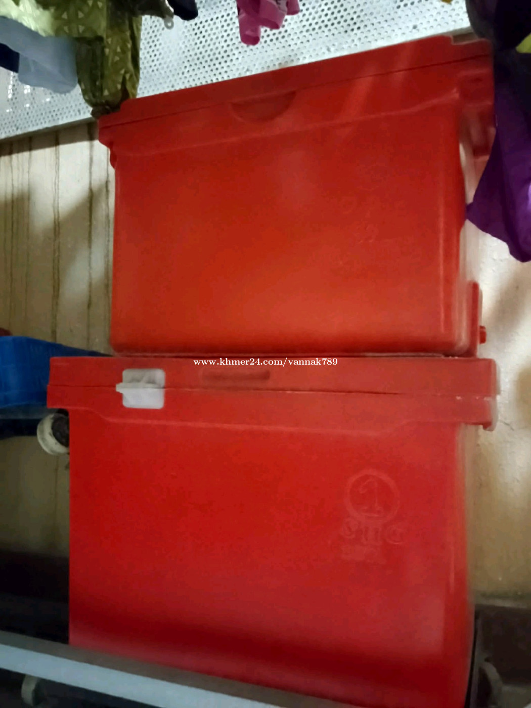 ធុងក្លាសេ 100l និង 60lលក់ទាំងពីរ