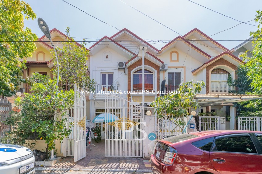 #សម្រាប់លក់ : ForSale 🏡 វីឡាភ្លោះ ៤ បន្ទប់គេង - Borey Sopheak Mongkul