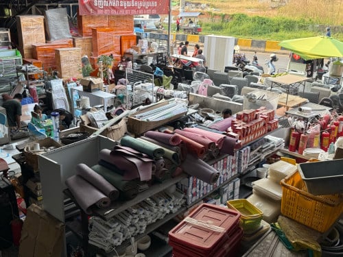 មានលក់អីវ៉ាន់មួយទឹកគ្រប់ប្រភេទ