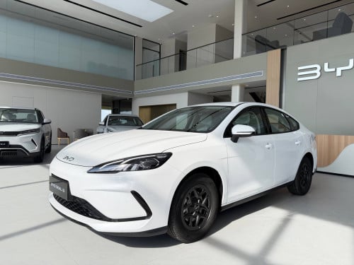 BYD Seal 5 2026 មានអ្នកបើកបរល្អ រួសរាយរាក់ទាក់ និងផ្តល់សេវាកម្មល្អឥតខ្ចោះ
