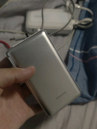 闪技充电宝和纽曼