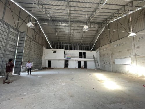 ឃ្លាំងសម្រាប់ជួលនៅសែនសុខ
