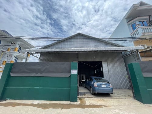 ឃ្លាំងជួលនៅសែនសុខ