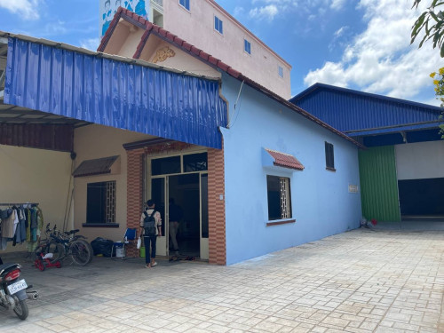 ផ្ទះនិងឃ្លាំងសំរាប់ជួលនៅសែនសុខ