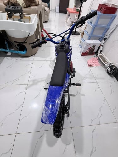 ម៉ូតូកូនក្មេងប្រើសាំង