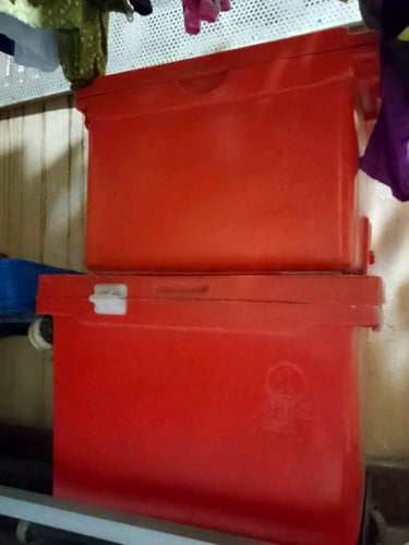 ធុងក្លាសេ 100l និង 60lលក់ទាំងពីរ