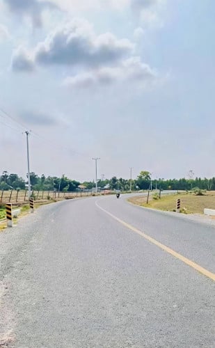 ដីលក់ លើផ្ទូវ៣០ម៉ែត្រ តភ្ជាប់ពីផ្លូវ51 និងផ្លូវ44