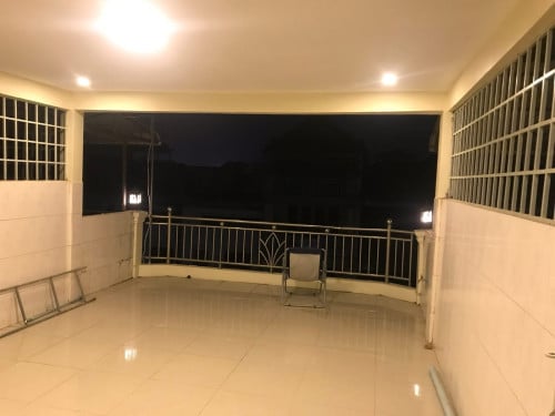 ផ្ទះល្វែង សម្រាប់លក់ មានចំនូលជួលស្រាប់ នឹងមានកុងត្រាច្បាស់លាស់ (550$/ខែ)