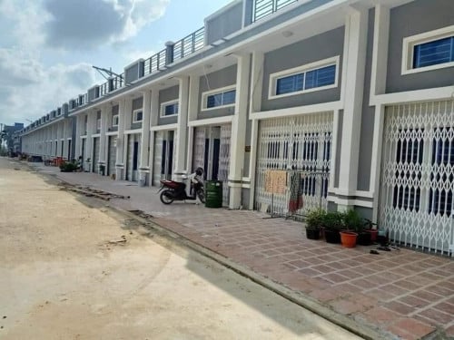 ផ្ទះលក់តម្លៃ 60,000$ ចរចា ផ្លូវធំ
