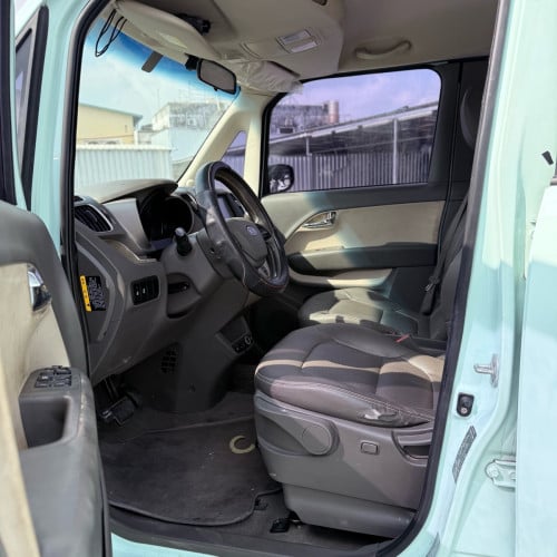 $8,800 Kia Ray 2012