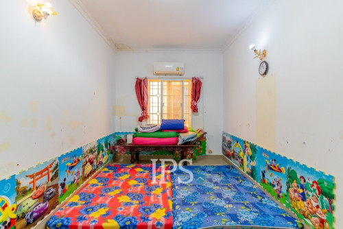 #សម្រាប់លក់ : ForSale 🏡 វីឡាភ្លោះ ៤ បន្ទប់គេង - Borey Sopheak Mongkul