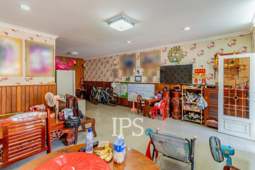 #សម្រាប់លក់ : ForSale 🏡 វីឡាភ្លោះ ៤ បន្ទប់គេង - Borey Sopheak Mongkul
