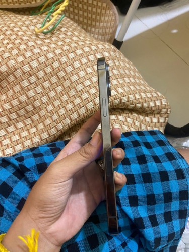 លក់ iPhone 12 Pro Max នៅស្អាត