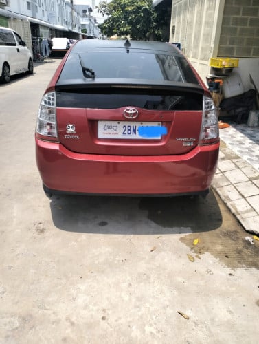 ចង់លក់រថយន្ត toyota prius 2006