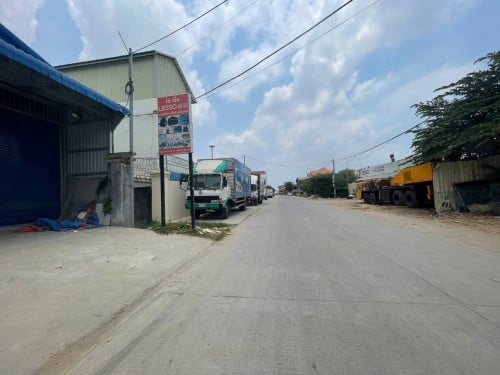 🔰ឃ្លាំងជួលនៅជើងឯក ក្រោយផ្សាអុីអន3 ។