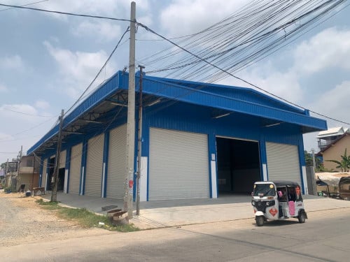 ឃ្លាំងសម្រាប់ជួលនៅសែនសុខ / Warehouse for Rent in Khan Sen Sok