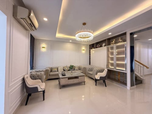 2500$ Twins Villa Borey Penghout Boeung Snor For Rent