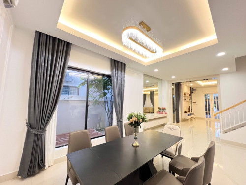 2500$ Twins Villa Borey Penghout Boeung Snor For Rent