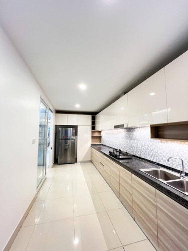 2500$ Twins Villa Borey Penghout Boeung Snor For Rent