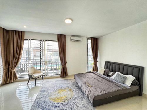 2500$ Twins Villa Borey Penghout Boeung Snor For Rent