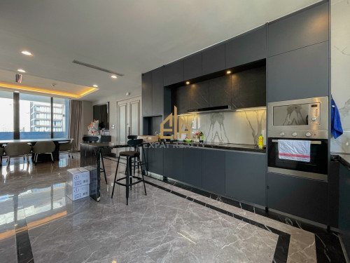 3 Bedroom Penthouse serviced apartment for rent in BKK1- Phnom Penh
