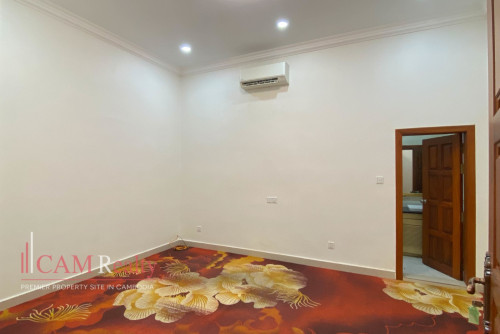 9 Bedroom Commercial Villa For Rent in Daun Penh