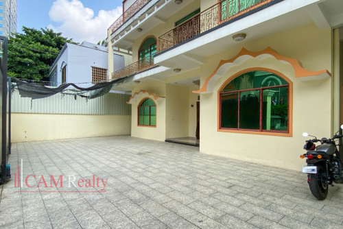 9 Bedroom Commercial Villa For Rent in Daun Penh