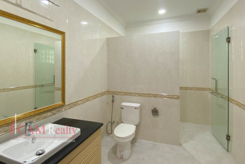 9 Bedroom Commercial Villa For Rent in Daun Penh