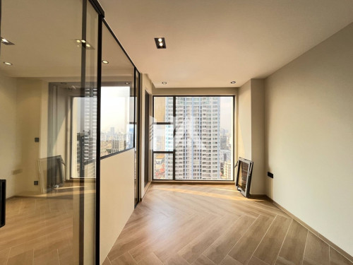 BKK-1 Condo Time Square 306 for Sale