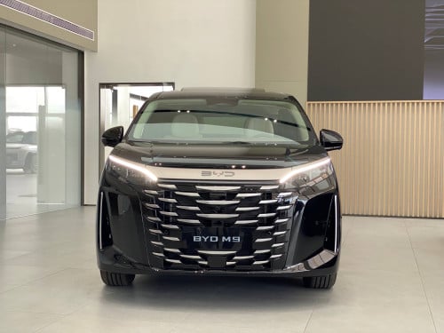 BYD M9 ប្រេីសាំង​បូក​អគ្គិសនី​ 1,000Km
