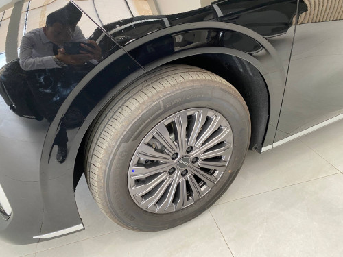BYD M9 ប្រេីសាំង​បូក​អគ្គិសនី​ 1,000Km