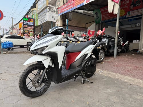 Click 2023 Smartkey ក្រដាស់ពន្ធ