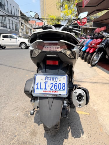 Honda PCX 160cc (2025) NCX