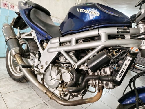Hyosung comet 650CC