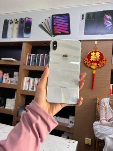 iPhone Xsmax 64g 169$
