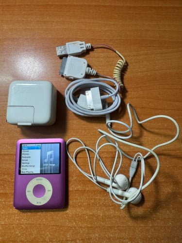 iPod 8GB full accessories for sale