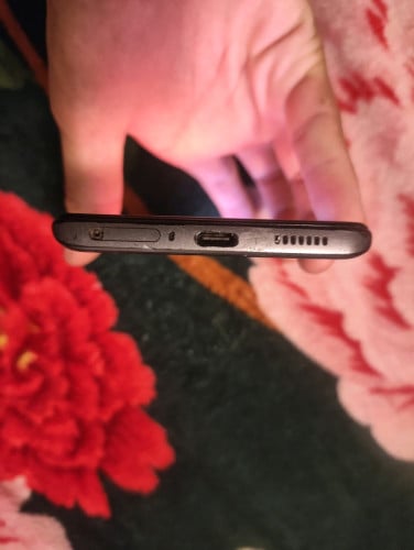 (លក់ហើយ)Iqoo neo6Chinaversion80$អេក្រង់zin120hzដាននិងអត់ដើរsceneឈីប Snapdragon 8gen1