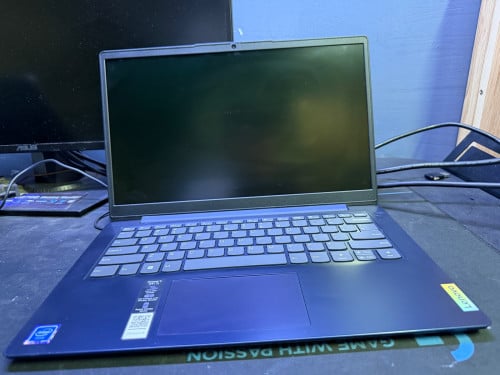 Lenovo e