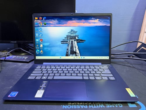 Lenovo e
