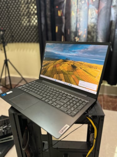 Lenovo I5-13420H Ram16G 1080p 60hz  360$