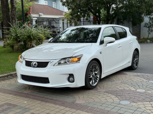Lexus CT200H 2012 F sport ( ឡានក្រដាសពន្ធ​ )