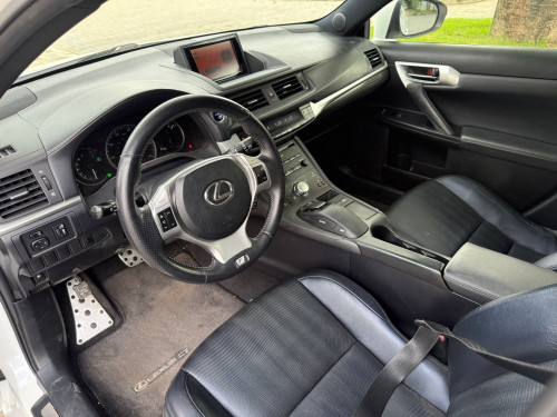 Lexus CT200H 2012 F sport ( ឡានក្រដាសពន្ធ​ )